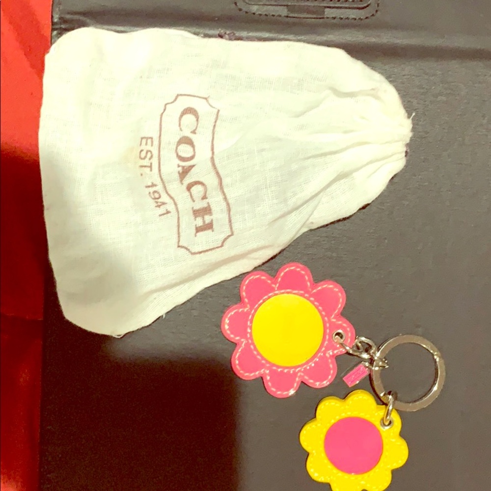 Coach flower picture keychain